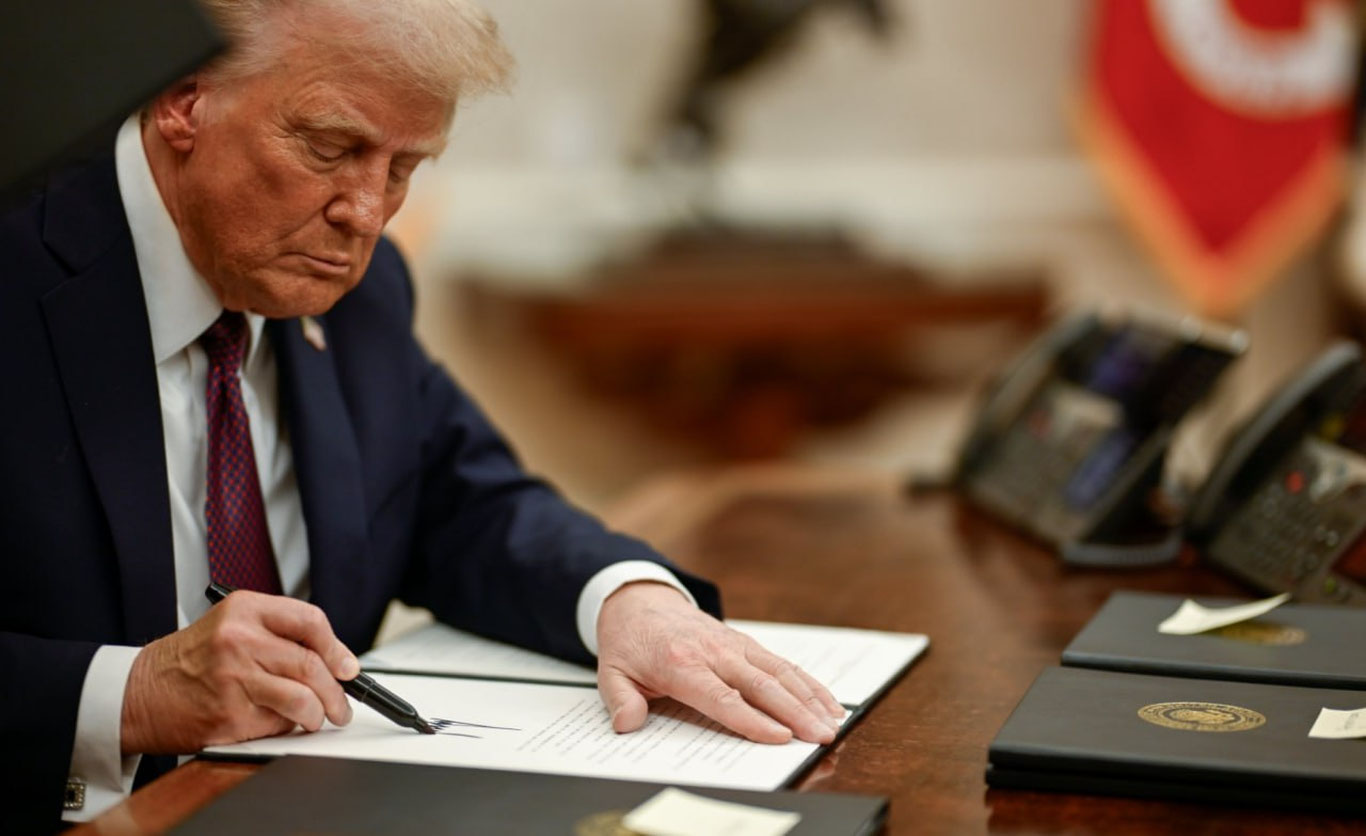 Трамп ввёл глобальные пошлины несмотря на решение Верховного суда США