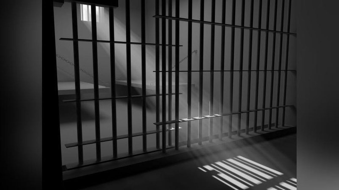 В следственном изоляторе Самарканда скончался сотрудник районной газовой службы