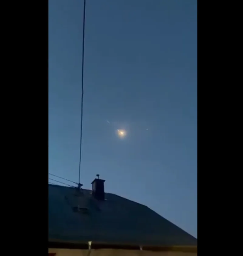 Осколки метеорита повредили жилые дома на юго-западе Германии