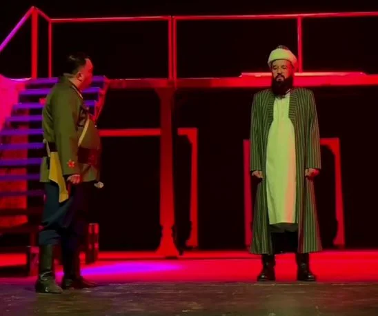 В Самарканде зрителям вновь представили спектакль «Бехбудий»