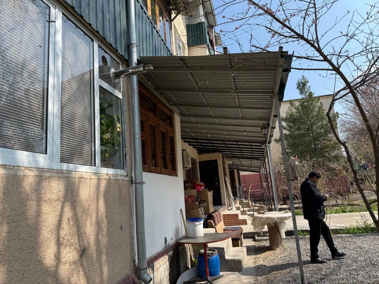 В многоквартирных домах принимаются меры по устранению незаконных построек