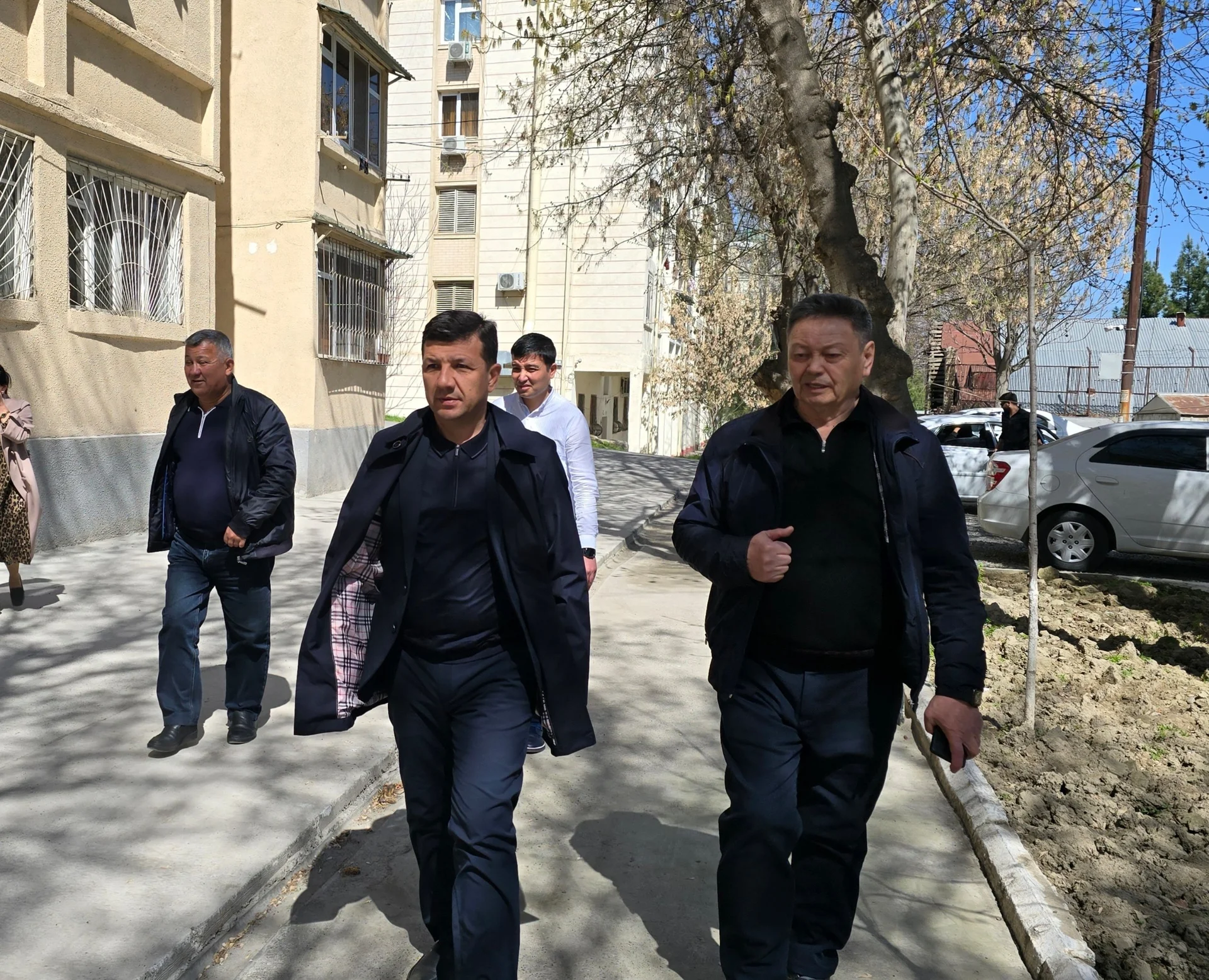 Глава города изучил проблемы махалли "Мингтут" на месте