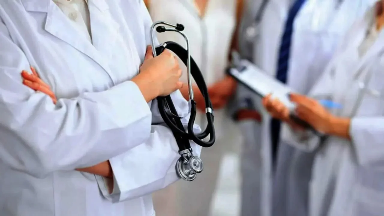 Медучреждения Узбекистана перешли на пятидневный режим работы