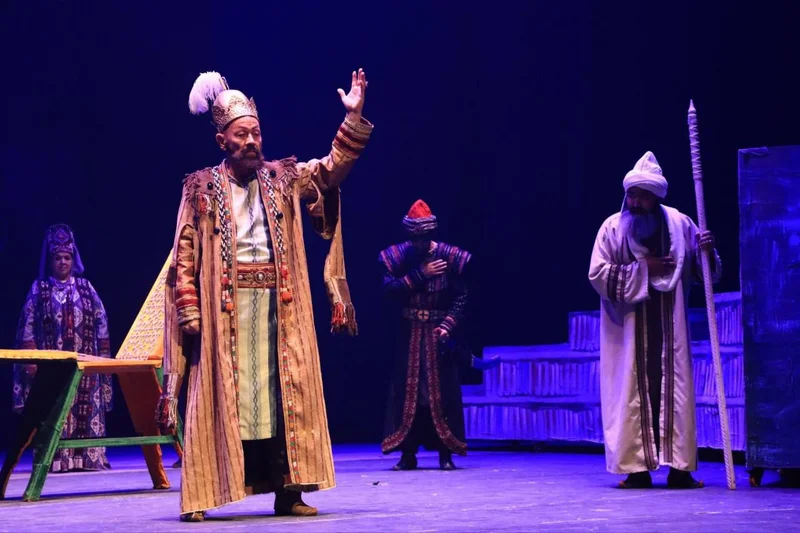 В Самарканде проходит театральный фестиваль «Образ Амира Темура на сцене»