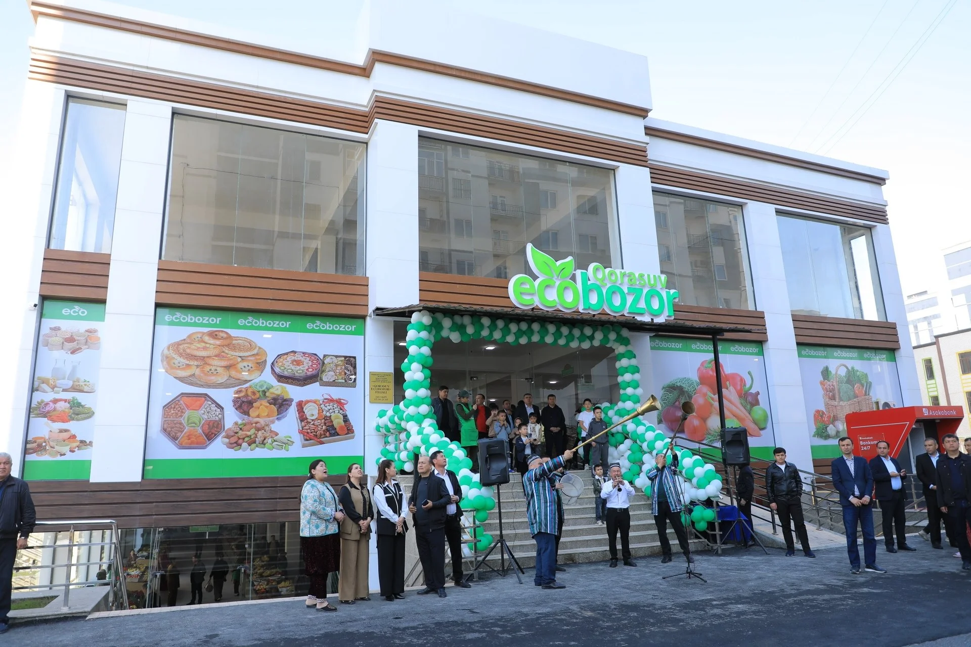 В Самарканде в массиве Корасув открылся современный «Эко-рынок»