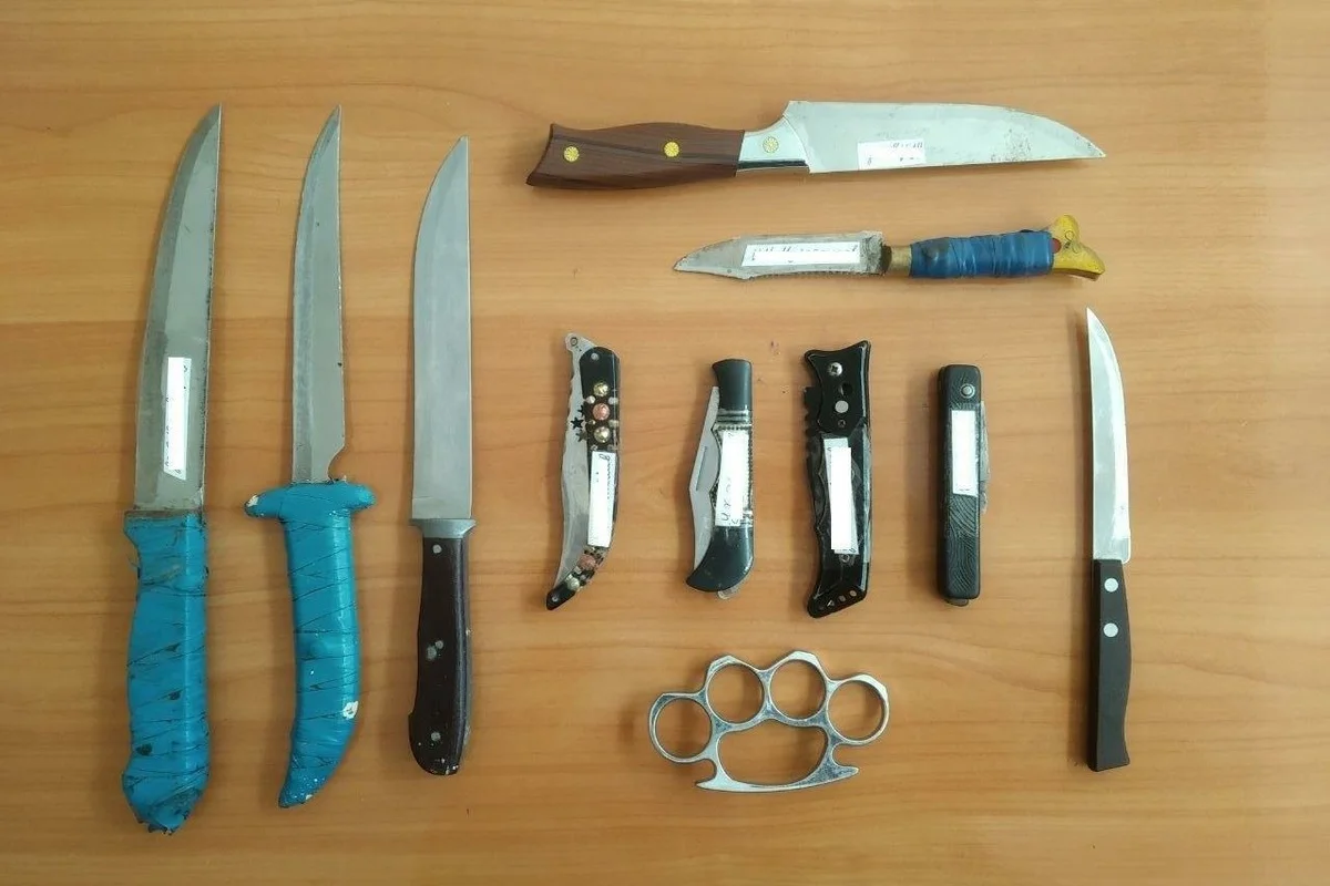 За повторное ношение холодного оружия в Узбекистане грозит арест до 15 суток