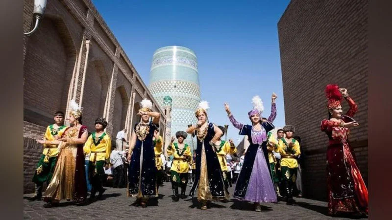 В Хиве проходит III Международный фестиваль танца «Лазги»