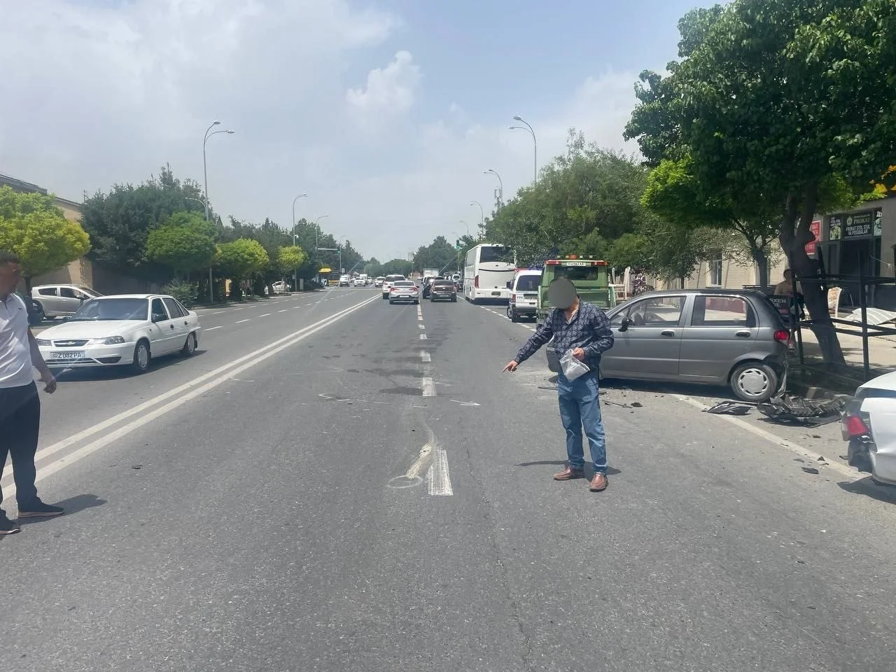 В Самарканде произошло ДТП с участием автобуса и трёх автомобилей