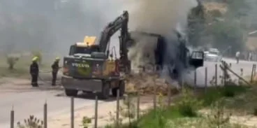 В Ургутском районе загорелся грузовик с сеном