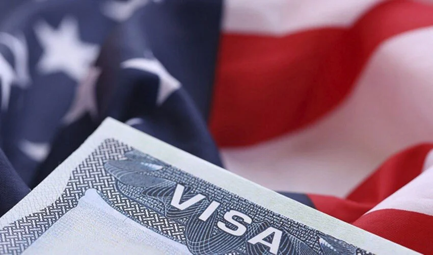 США вводят визовые залоги до 20 тысяч долларов для граждан ряда стран