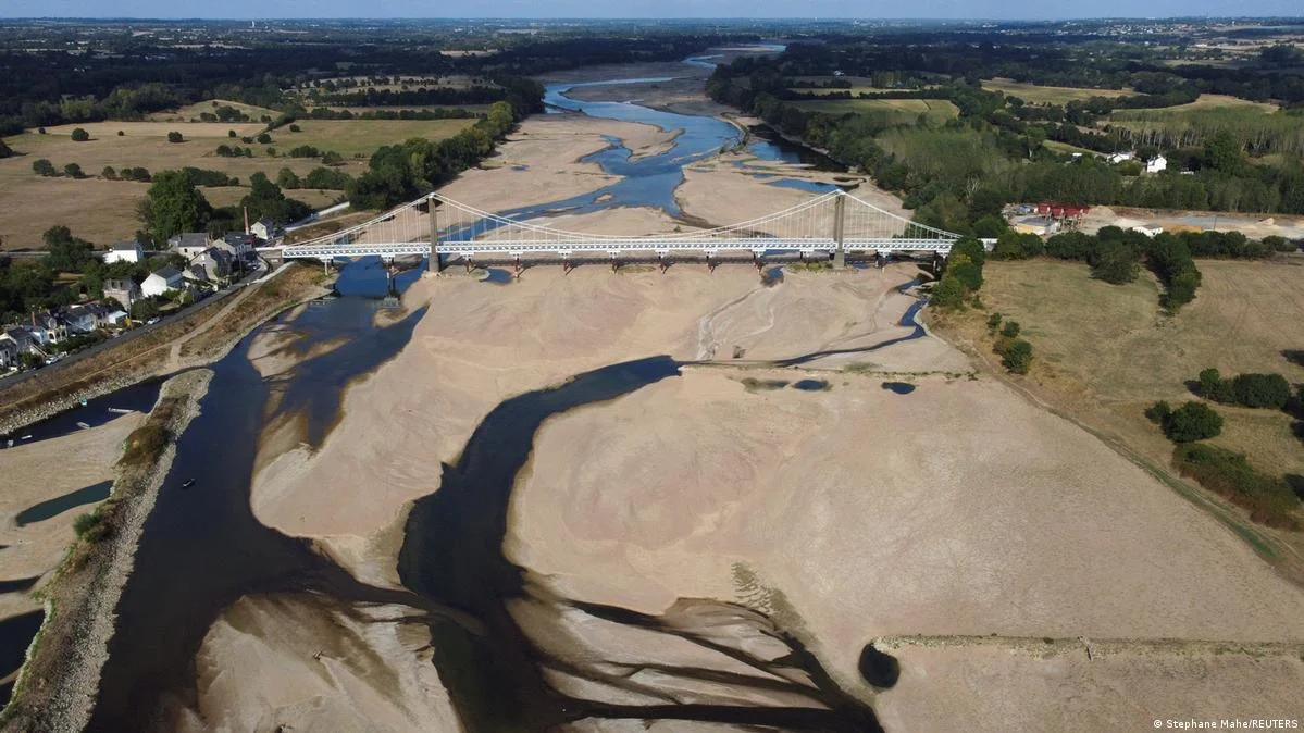 В ряде стран Европы вводят ограничения на использование воды из-за жары и засухи