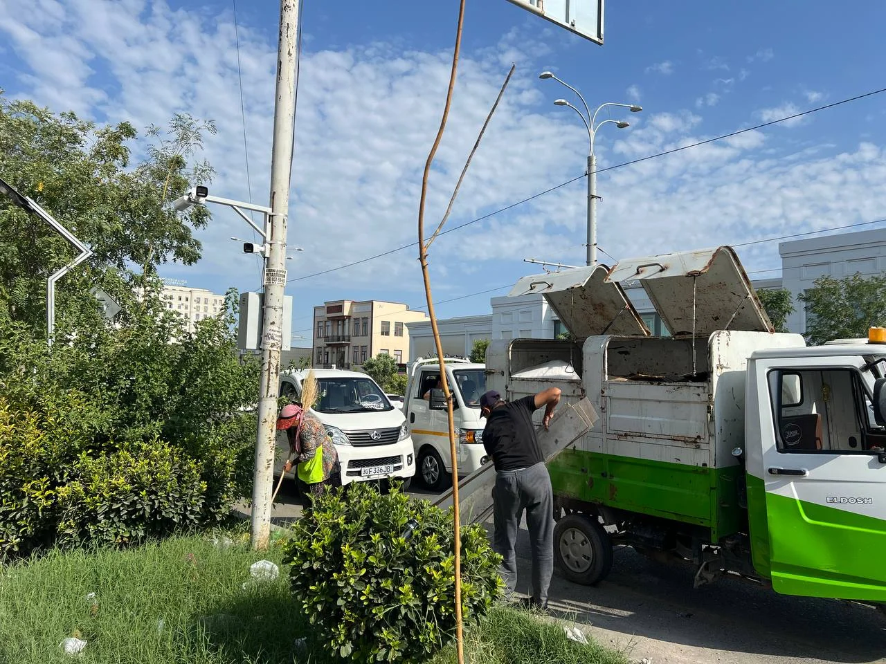 В Самарканде улицу Рудаки превращают в территорию, свободную от отходов