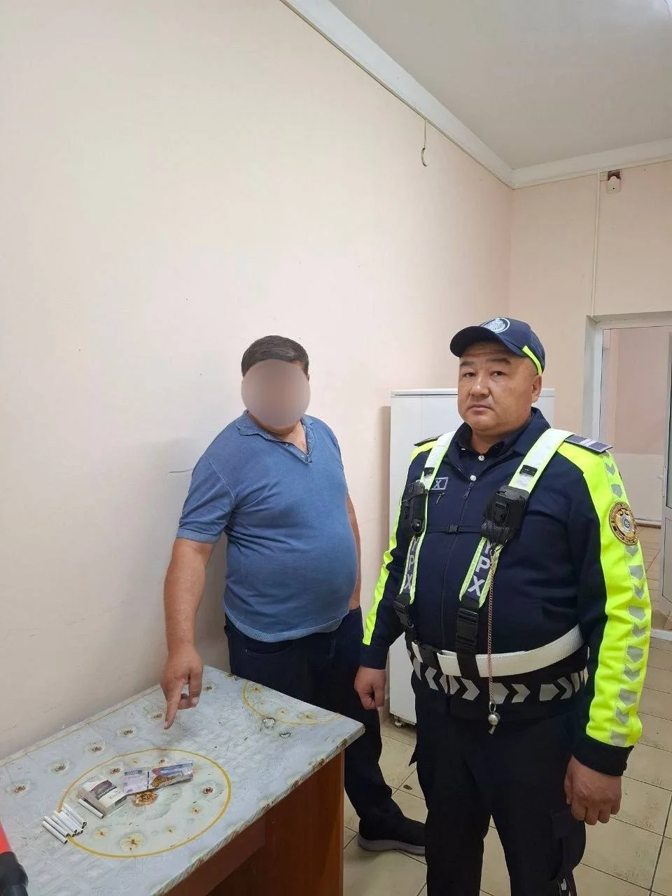 В Ургутском районе у пассажира автомобиля обнаружили вещество, похожее на наркотик