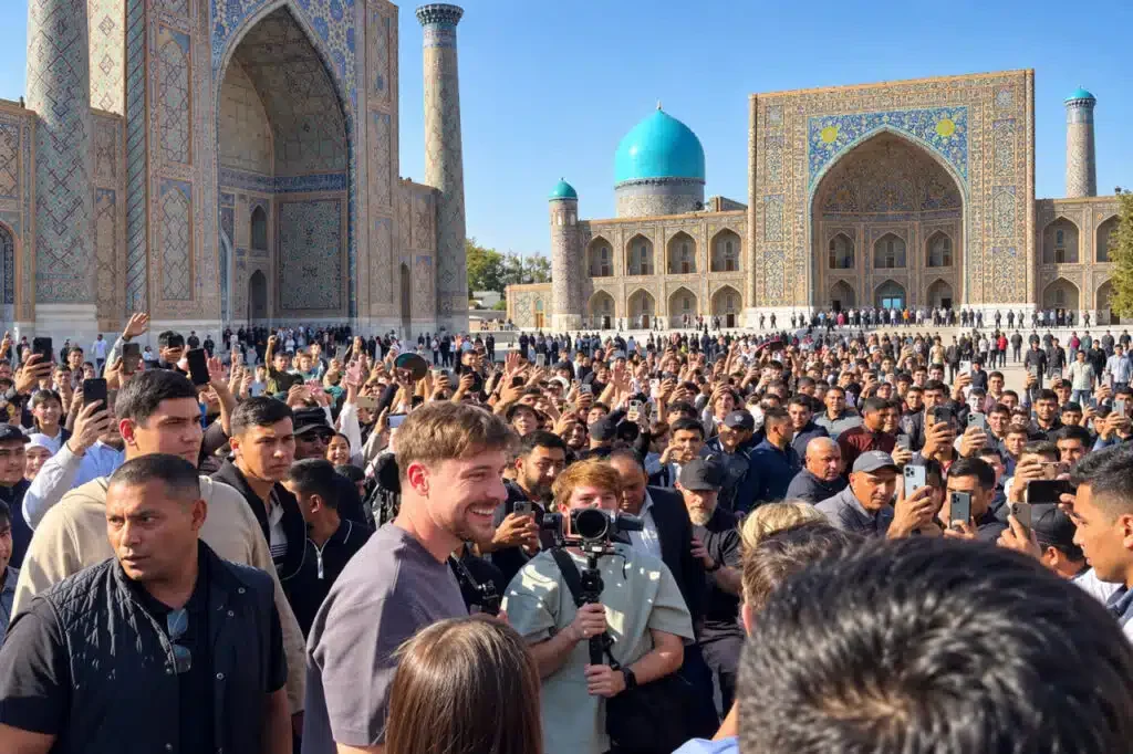 Самарканд встретил американского блогера MrBeast толпами поклонников