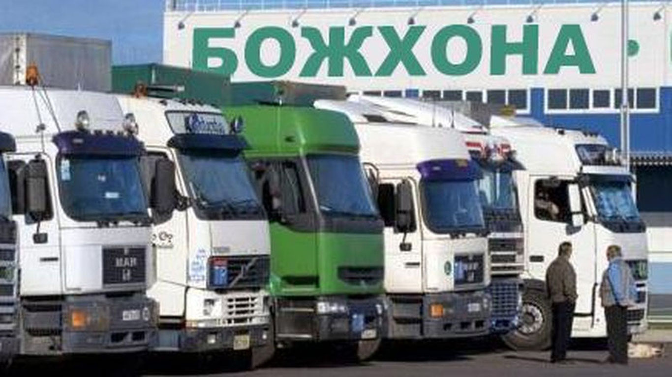 Утвержден объем табака, алкоголя и БАДов, ввозимых в Узбекистан без пошлины