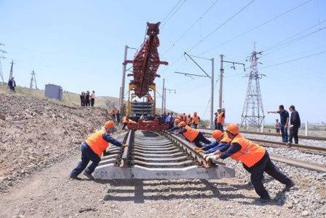 В Ургуте началось строительство железнодорожной магистрали