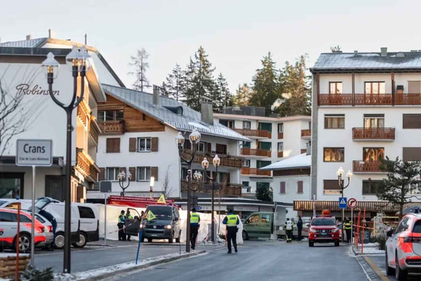 Пожар на горнолыжном курорте в Швейцарии унес жизни около 40 человек