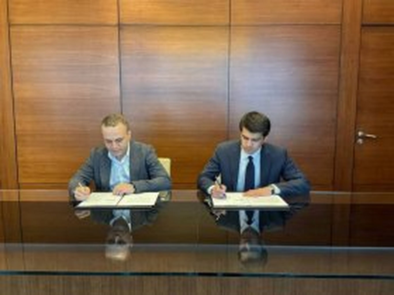 В Самарканде на 10 миллионов долларов построят мусоросортировочный завод и локализуют производство спецтехники